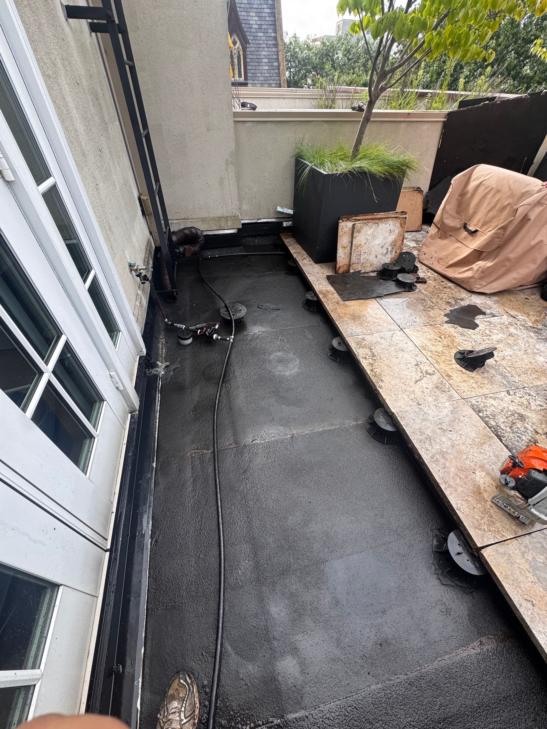 Gallery photos for Emergency Flat Roof Repair Finished With Silicone Waterproofing: Image #2