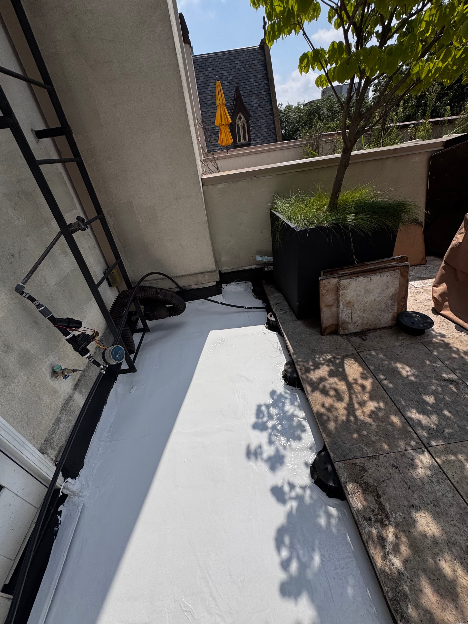 Gallery photos for Emergency Flat Roof Repair Finished With Silicone Waterproofing: Image #3