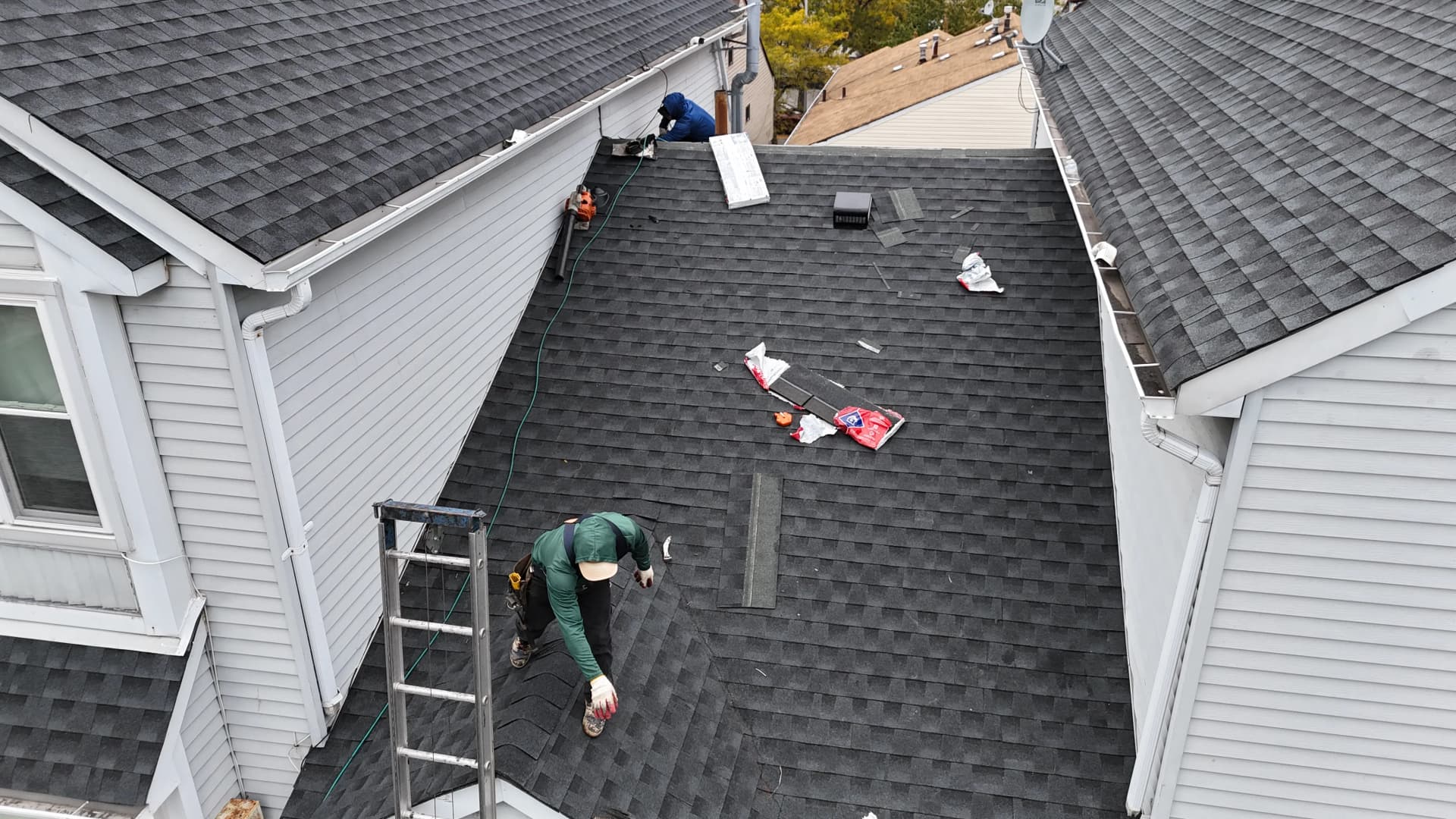 Gallery photos for Full Asphalt Shingle Roof Replacement on a Multi-Section Home: Image #2