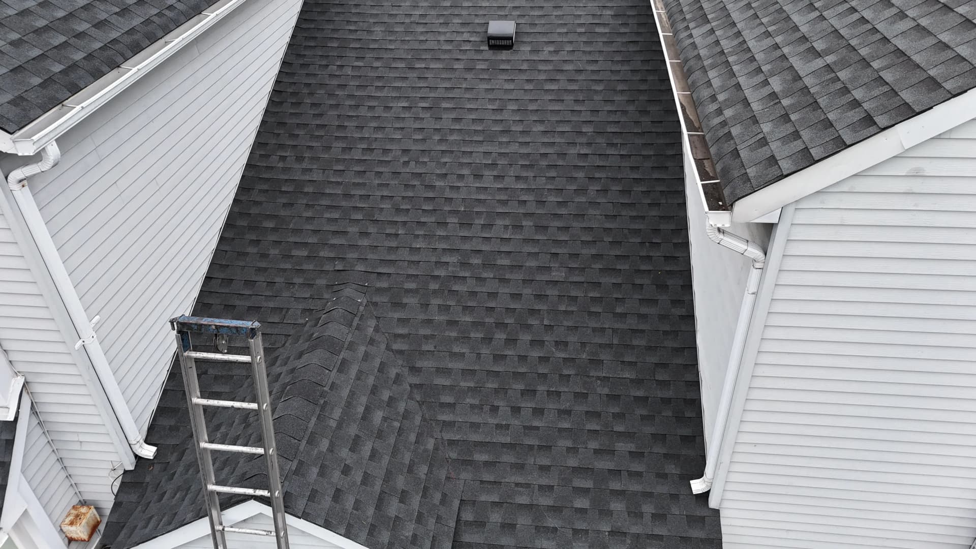 Gallery photos for Full Asphalt Shingle Roof Replacement on a Multi-Section Home: Image #3