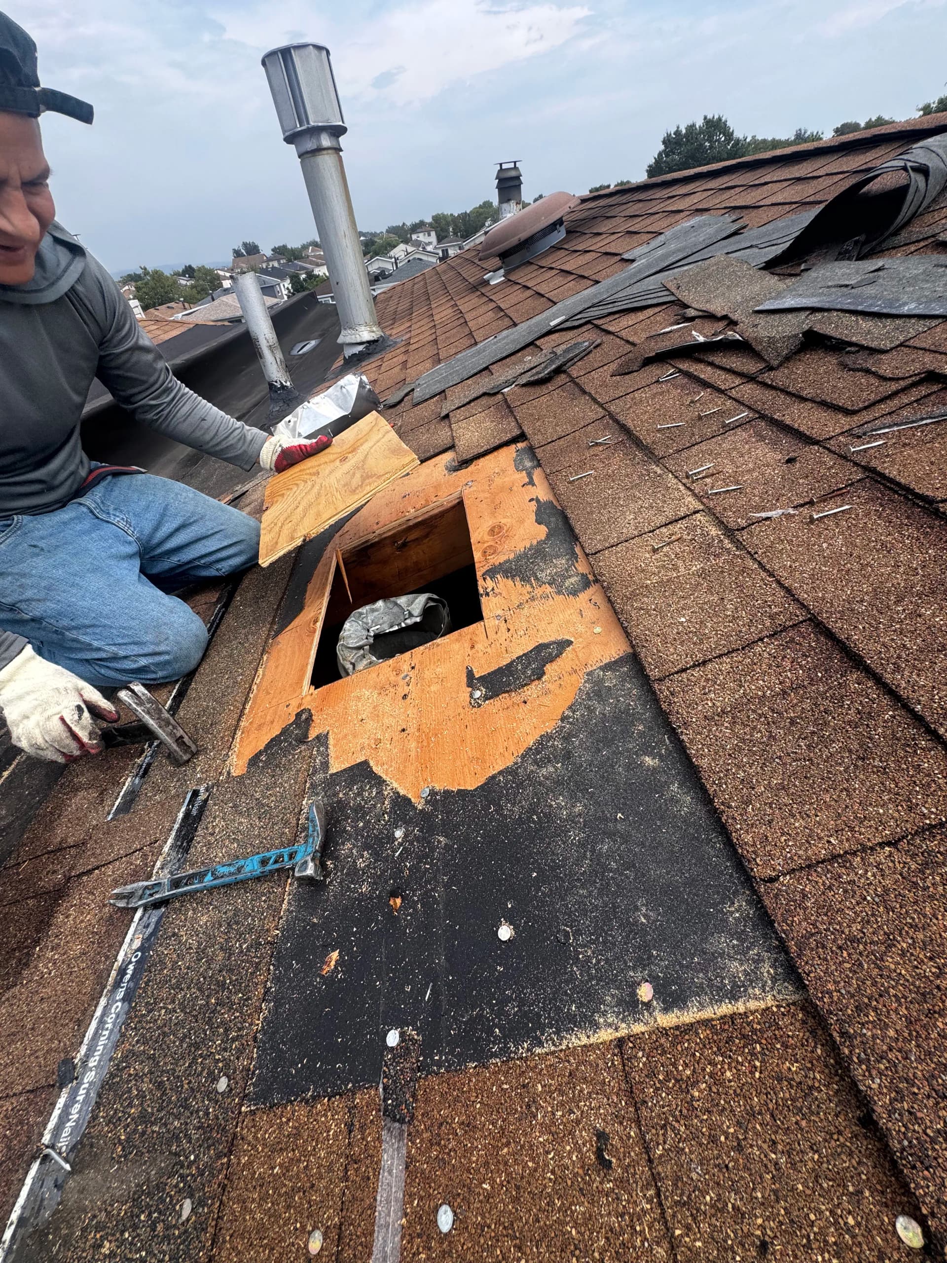Gallery photos for Emergency Shingle Roof Repair That Stopped a Leak Cold: Image #1