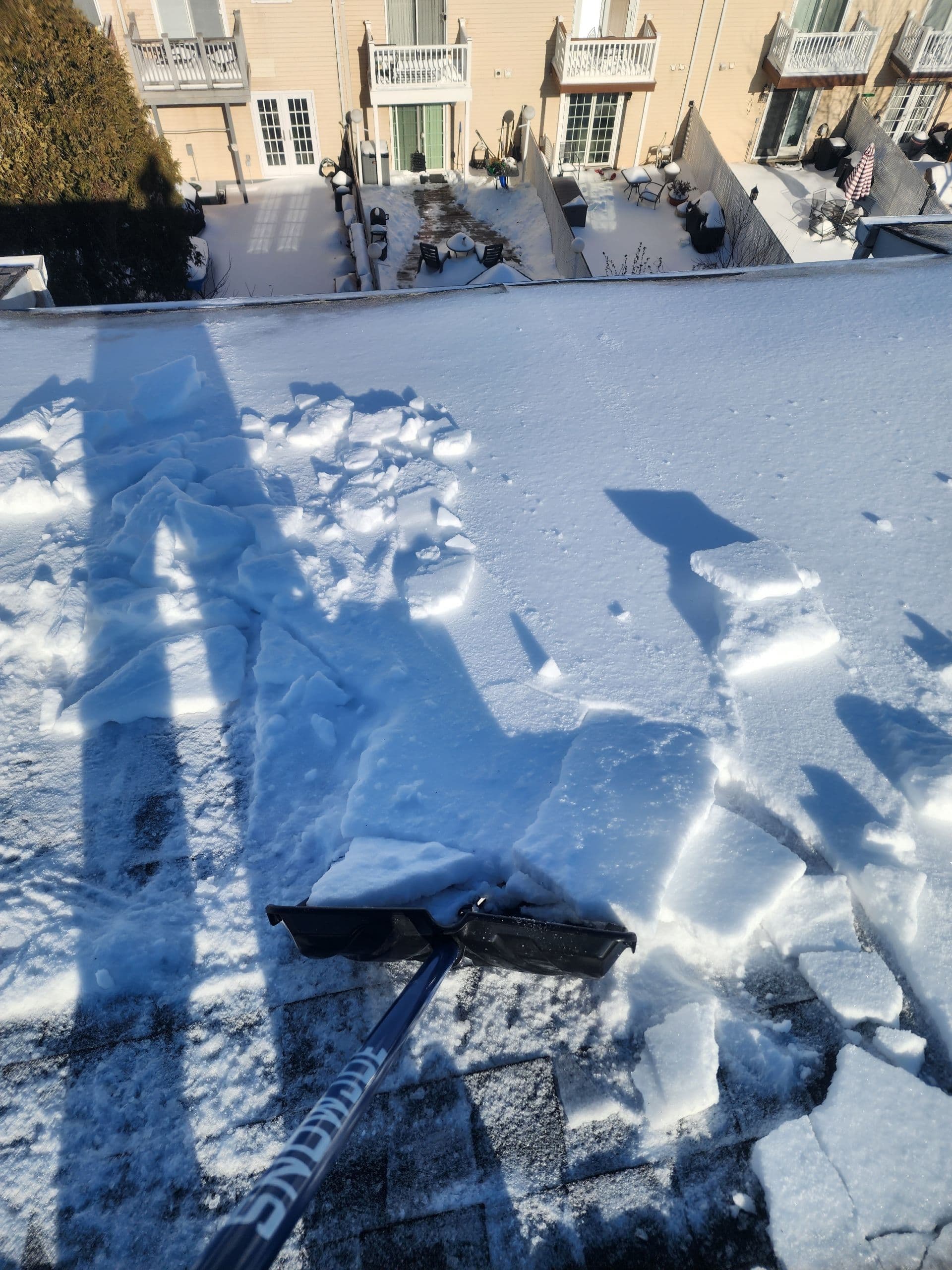 Gallery photos for Effective Snow Removal for Flat Roofs: Image #2